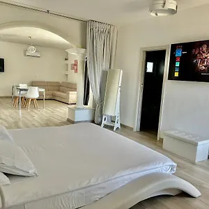 - La Bella , Orosei Italien